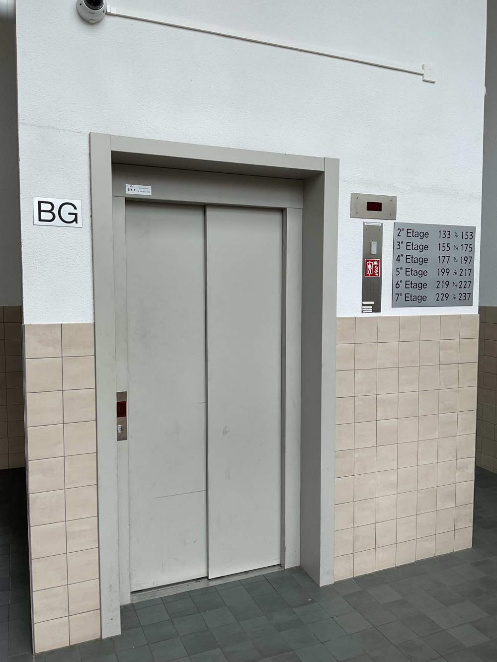 B. Merkelbachsingel 157