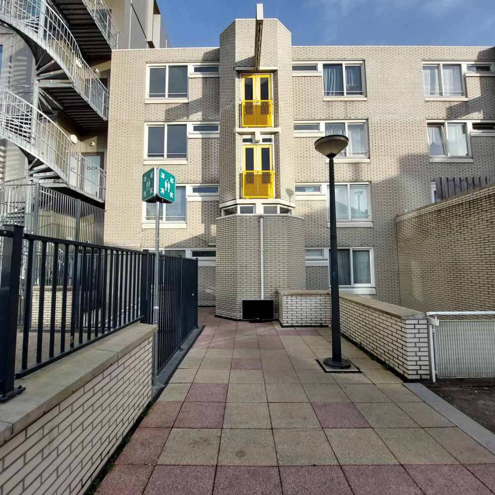 Bijlmerplein 349, 1102 DH Amsterdam, Nederland