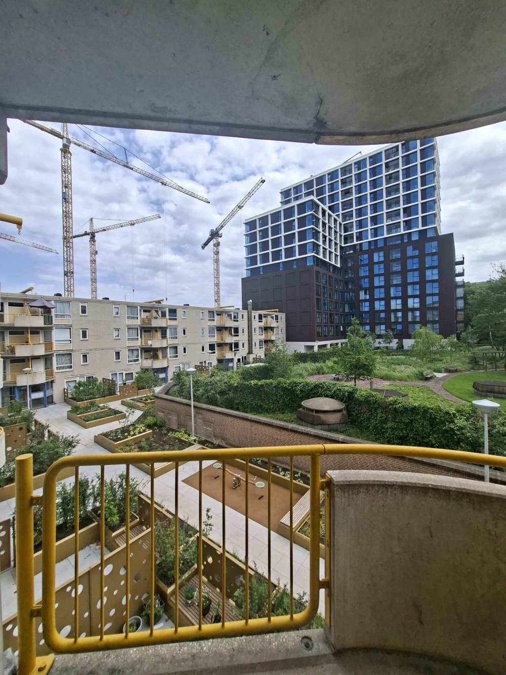 Bijlmerplein 854