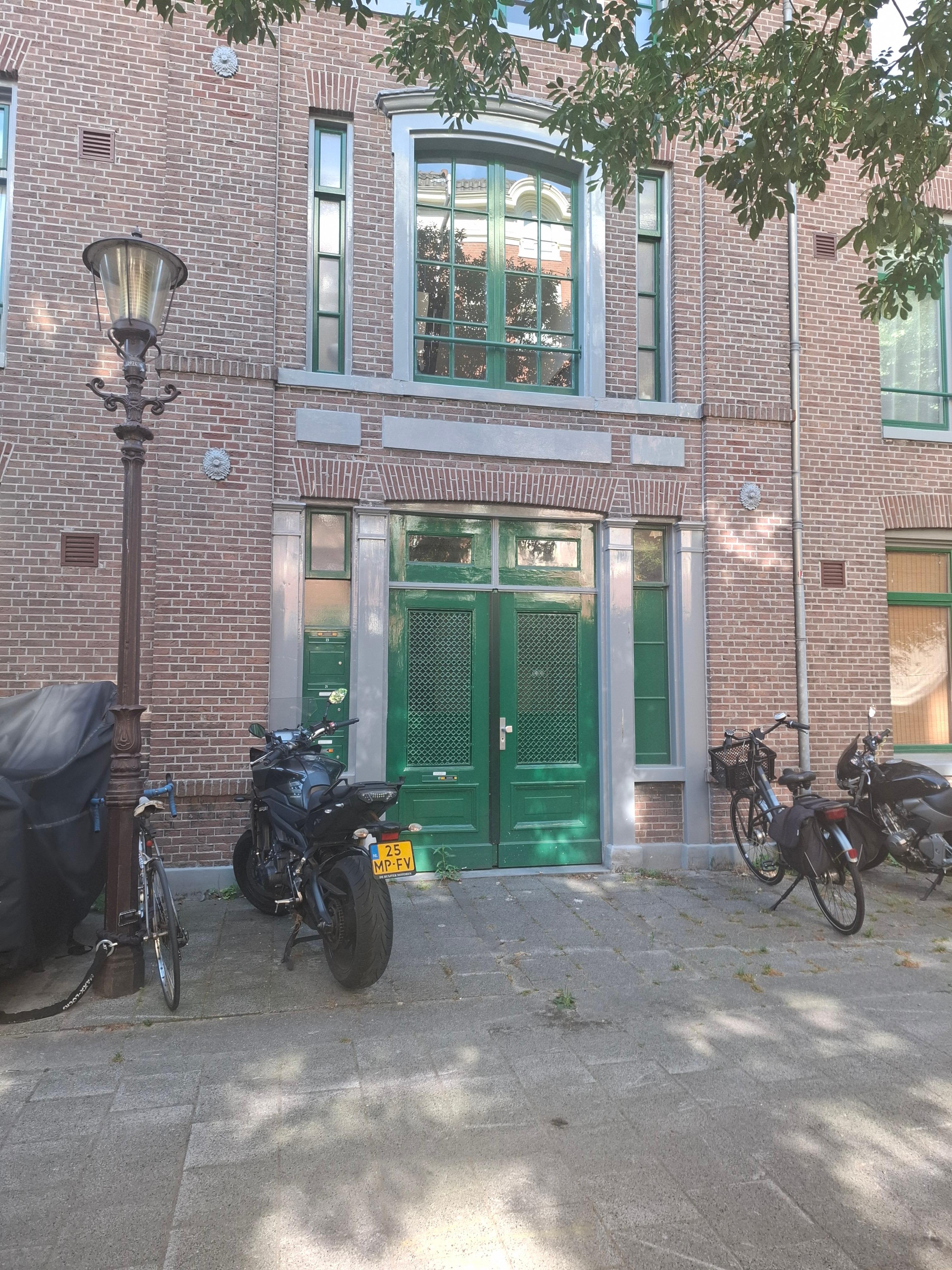 private-rentals for rent on Houtmanstraat 19