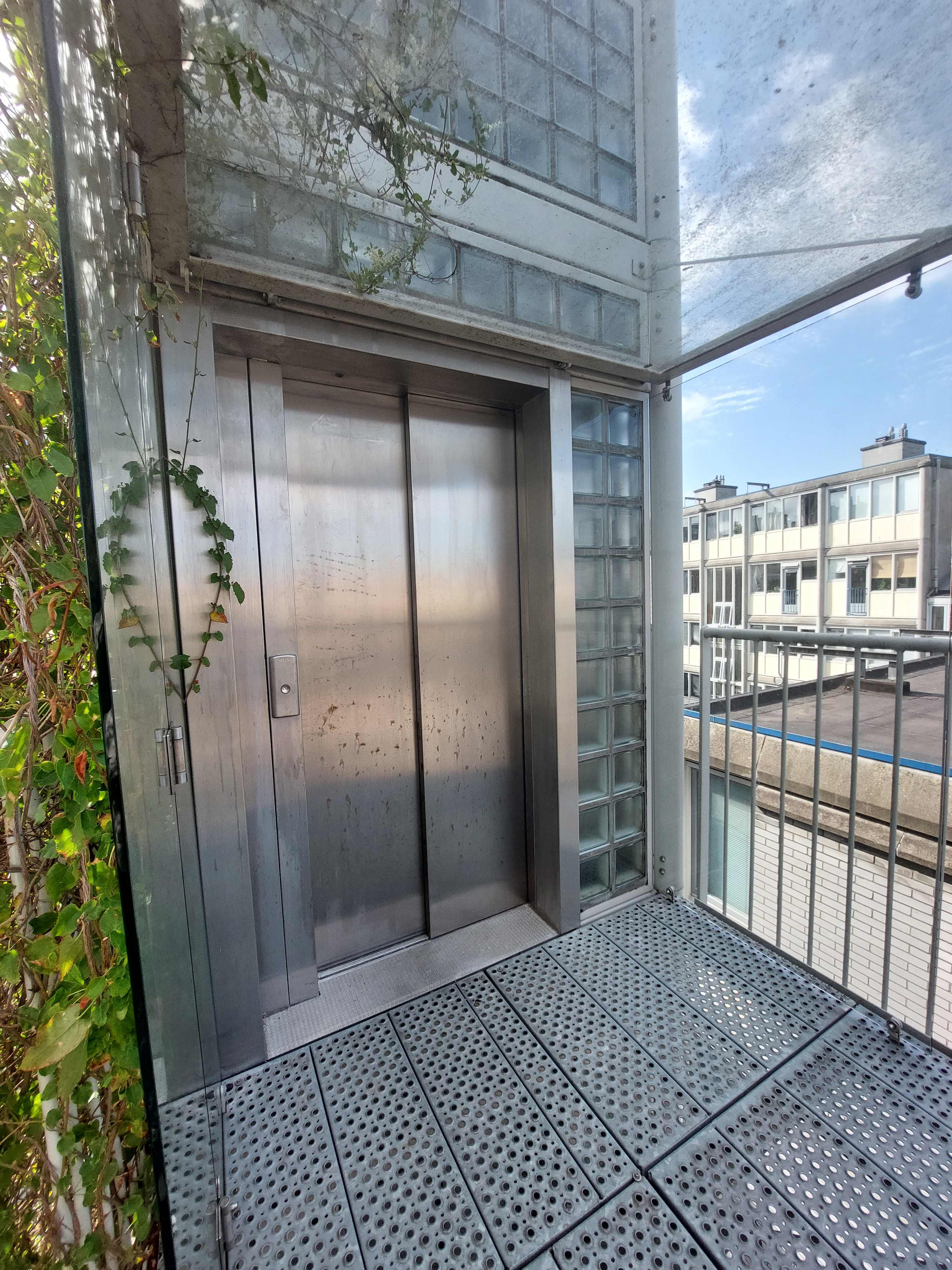 Pentagon 64 - Amsterdam