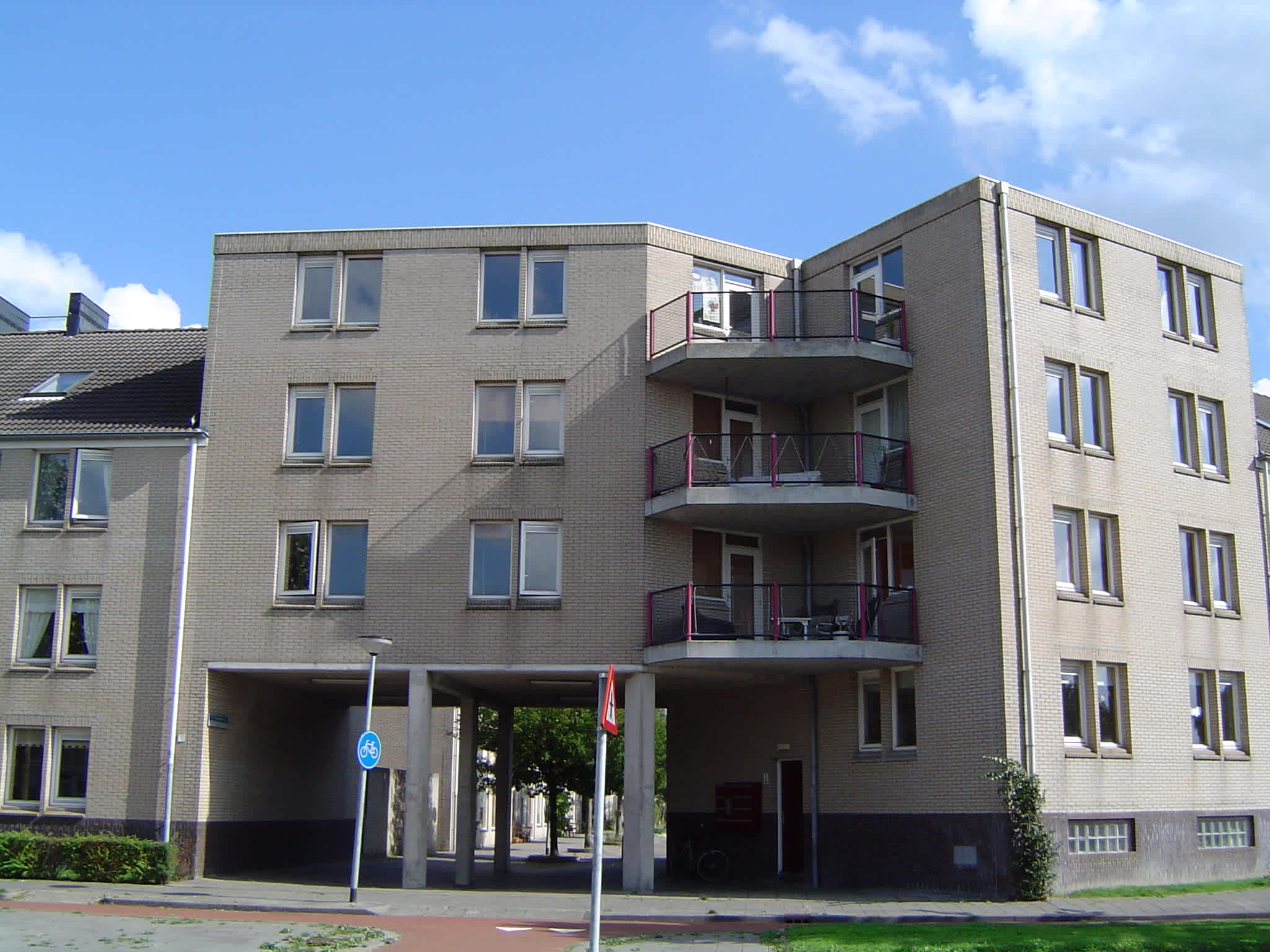 private-rentals for rent on D.D. Eisenhowerstraat 66