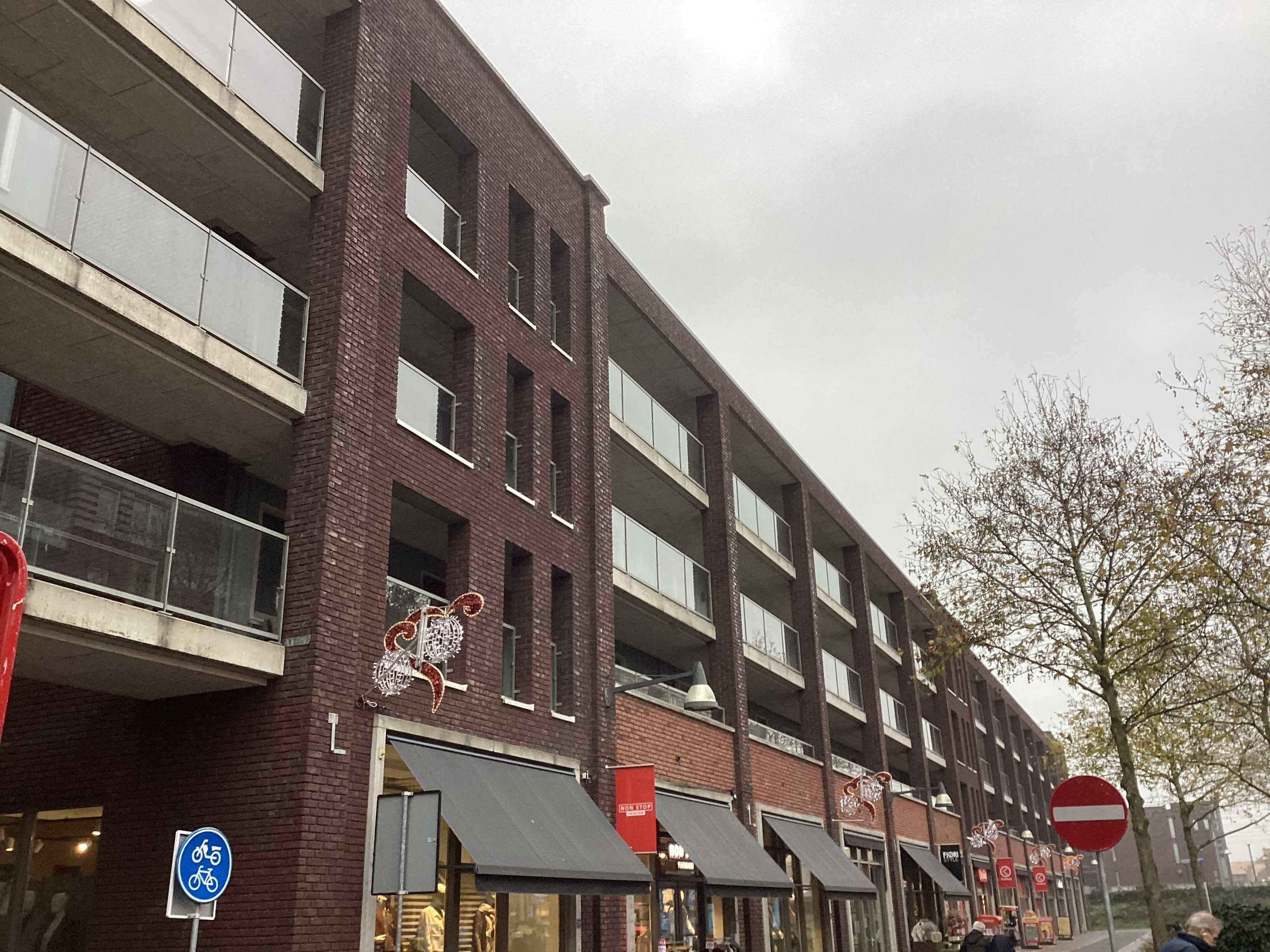 Fossa Italica 111 - Houten