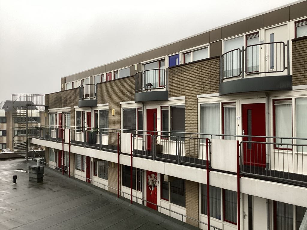 Het Wed 102 - Houten