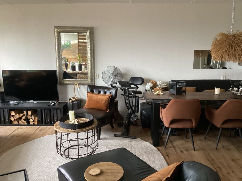 Het Wed 102 - Houten