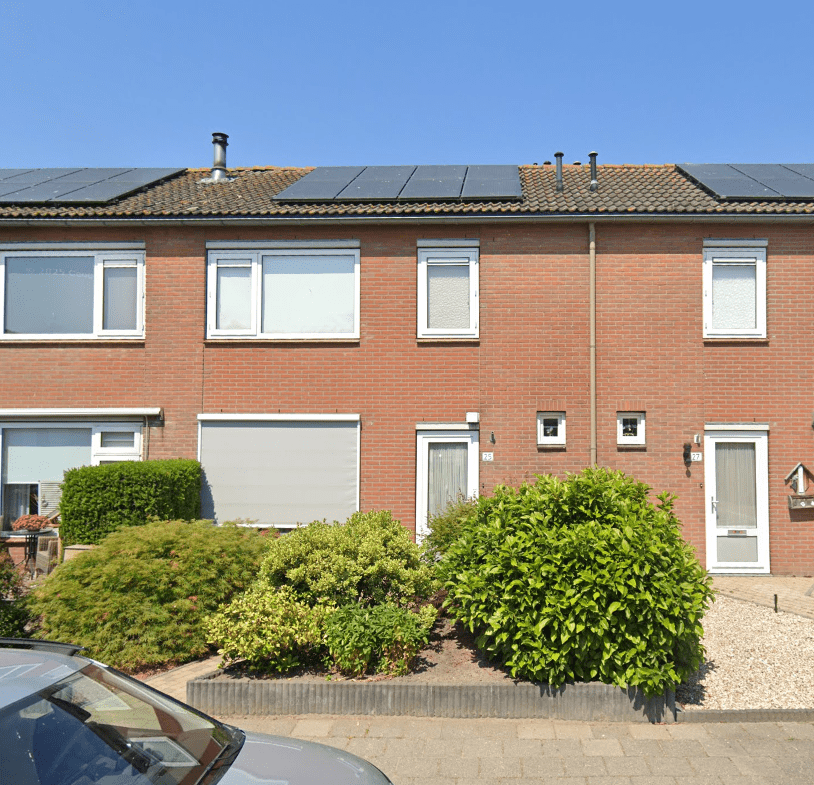 Tussenwoning aan Raadhuisstraat 25, 4245KG Leerbroek