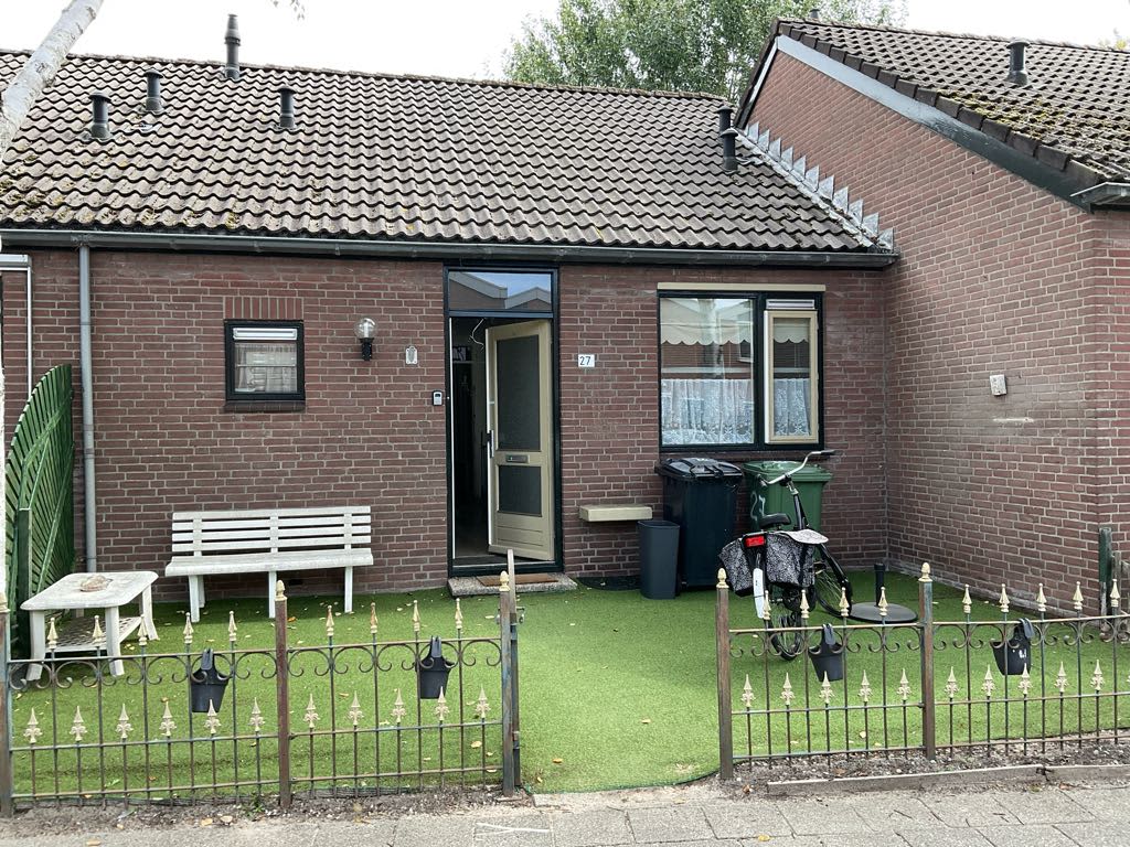 Burgemeester Postweg 27, Landsmeer