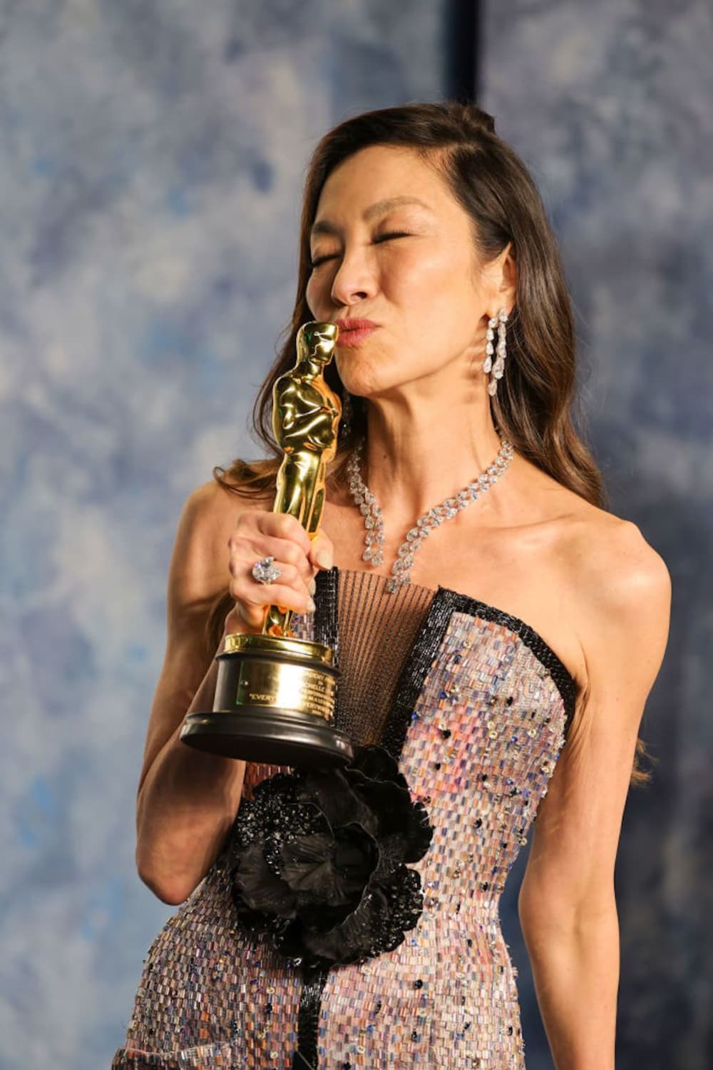 Jamie Lee Curtis Bondage Porn - Michelle Yeoh makes history at this year's Oscars - Woo