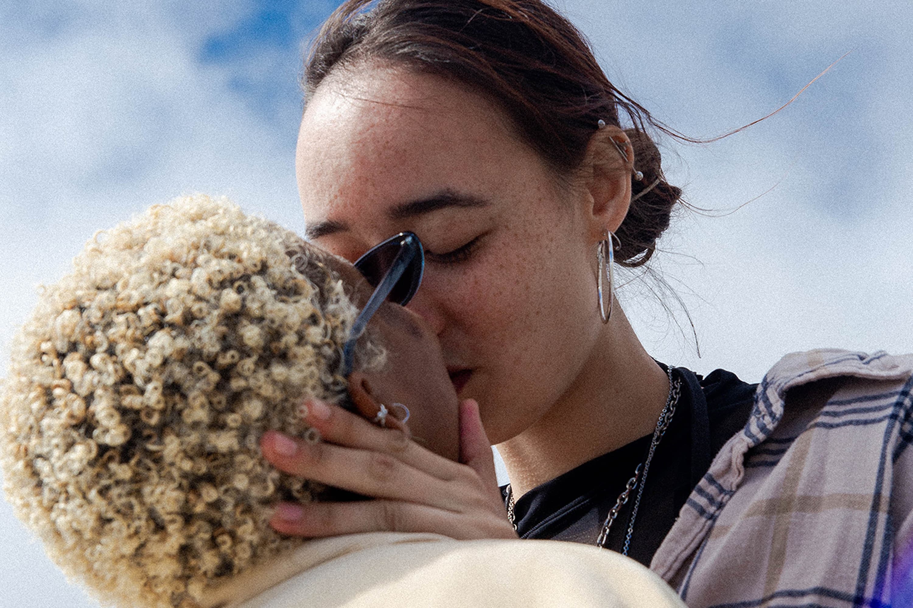 Hundreds stage kiss-a-thon in Bogotá to fight homophobia