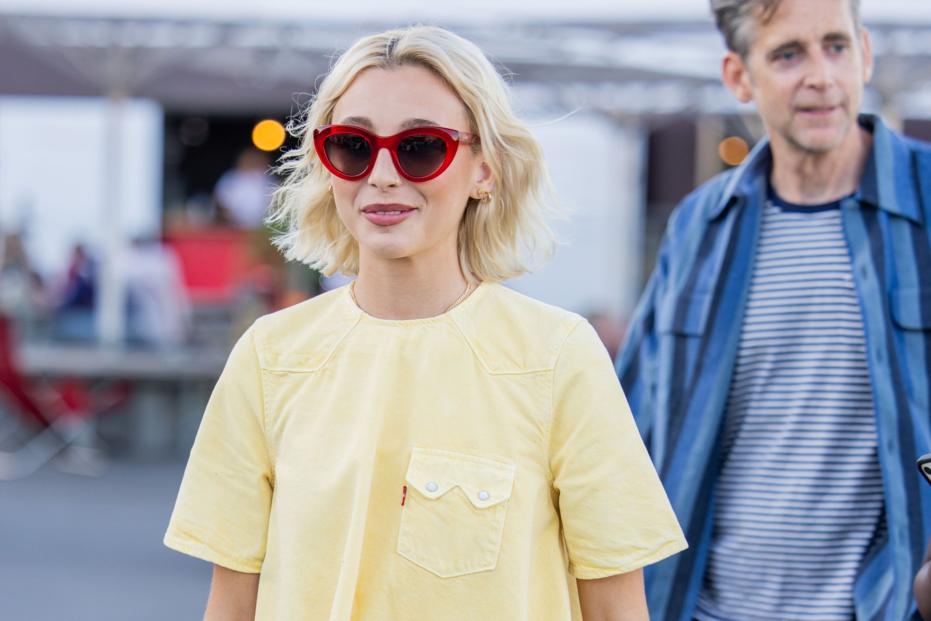 Emma chamberlain yellow sales adidas sweatshirt