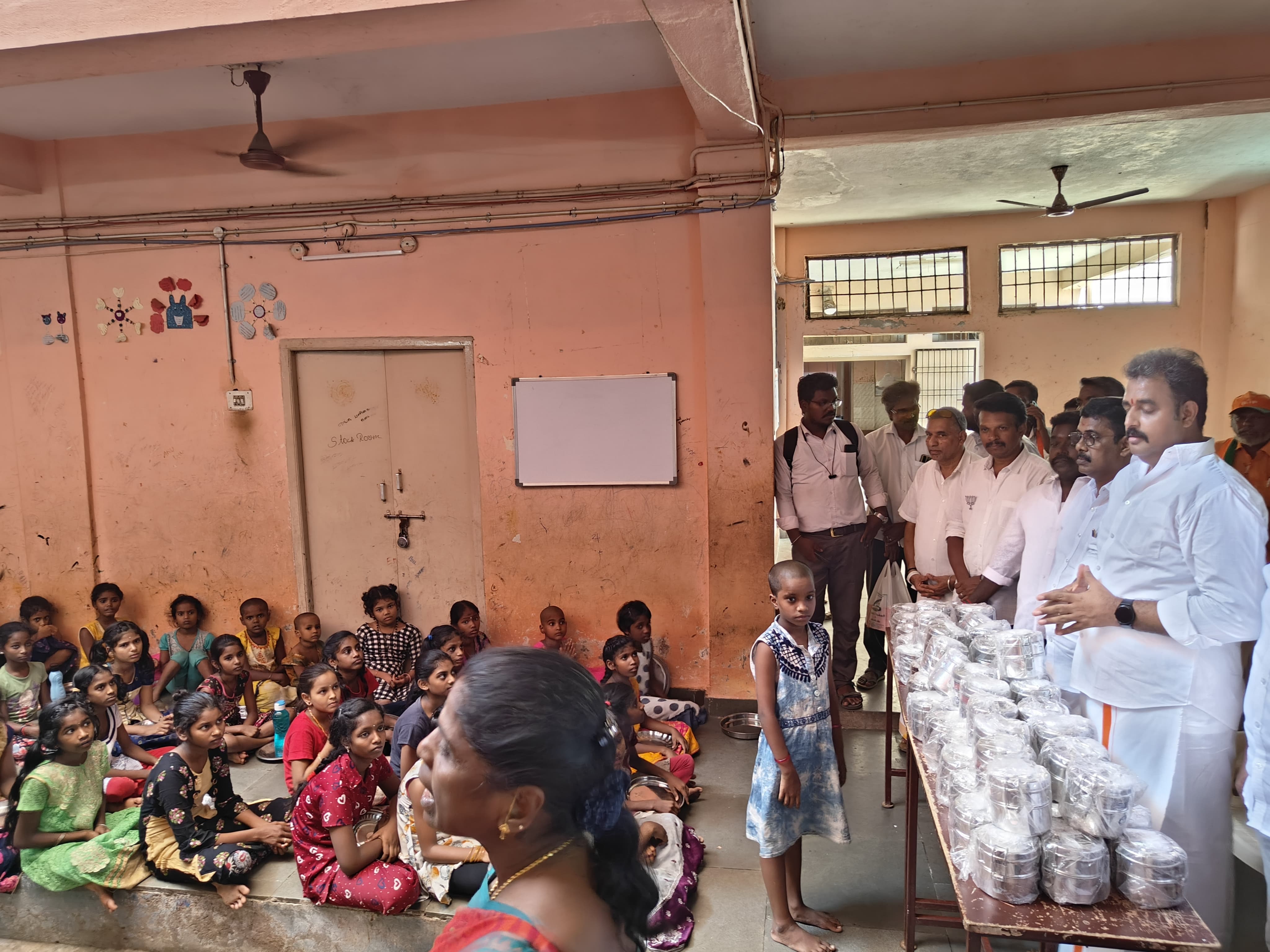Providing meal and food carriers to Govt Home Children