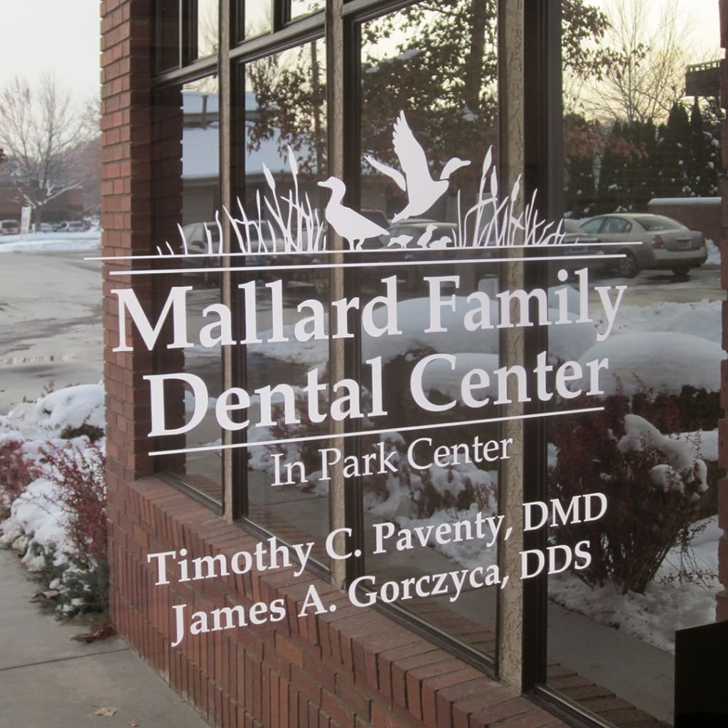 Vinyl Lettering - Custom Vinyl Signs | Advanced Sign