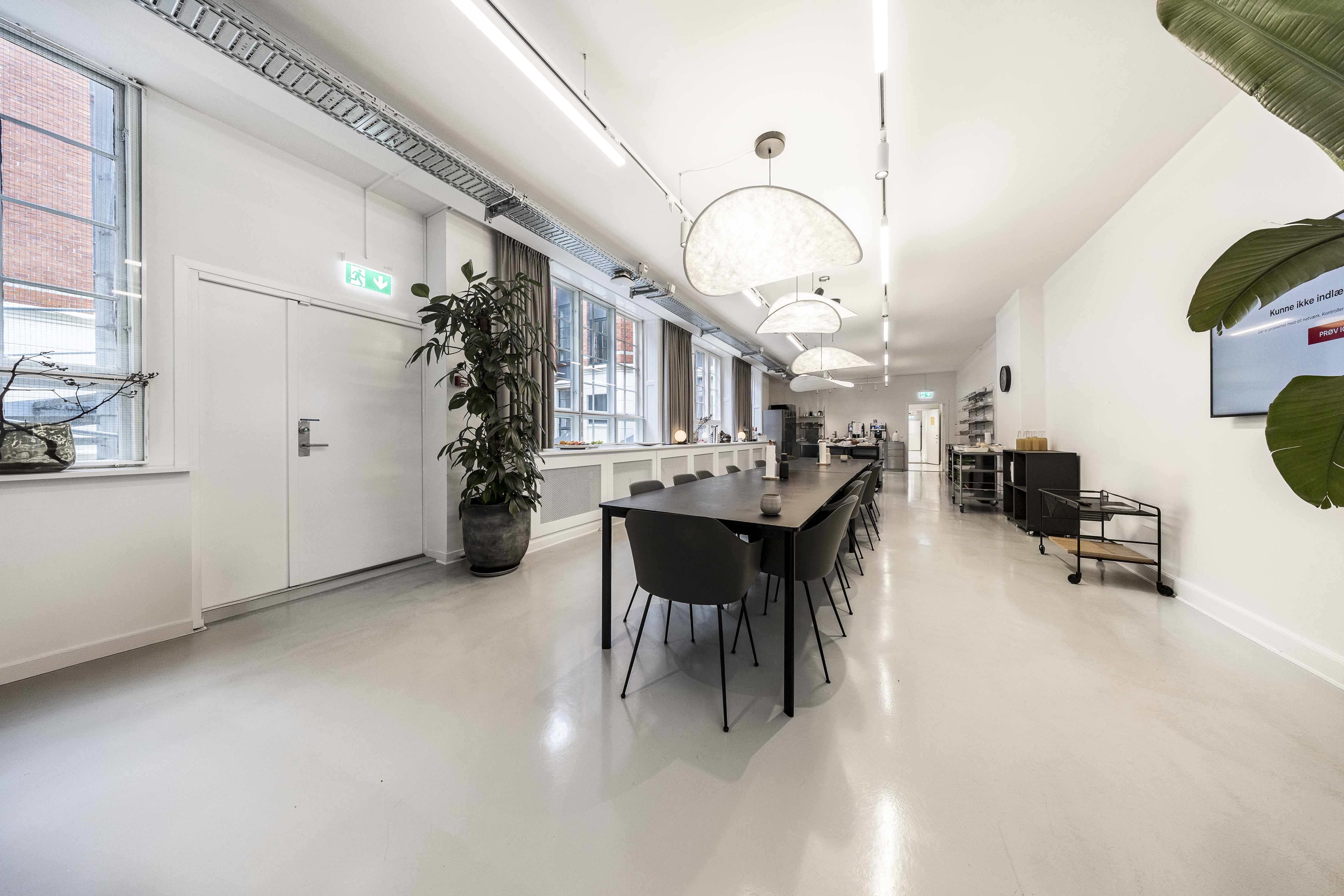 Kreativt kontor i flere etager med gode fællesfaciliteter