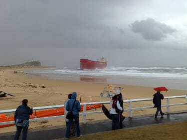 Pasha Bulker run aground near Newcastle