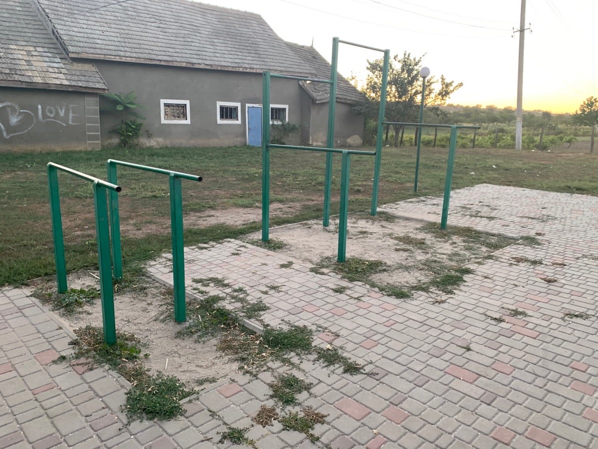Мини площадка в центре села - photo 2