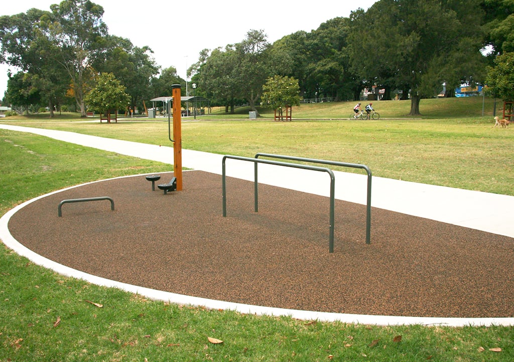 Islington Park
The attractive fitness equipment at Islington Park features several UrbanFiT products to create an accessible workout area. - photo 3