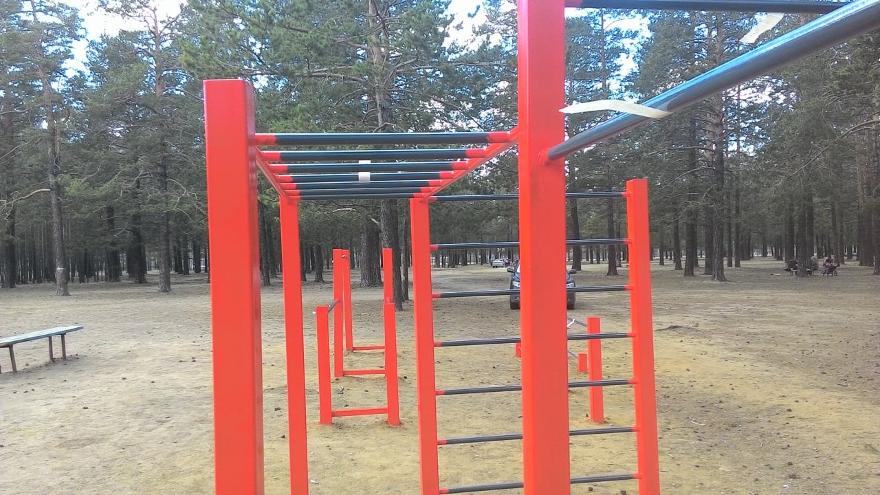 Barren bei Calisthenics Park at улица Шилова, Чита – Foto 2 von 5