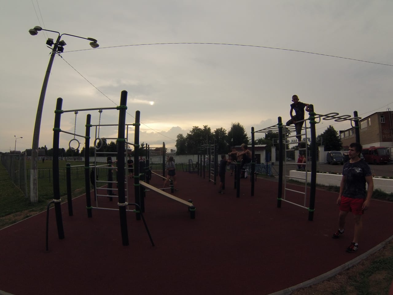 Sprossenwand bei Calisthenics Park at спорткомплекс "Мещёра", Егорьевск – Foto 5 von 5