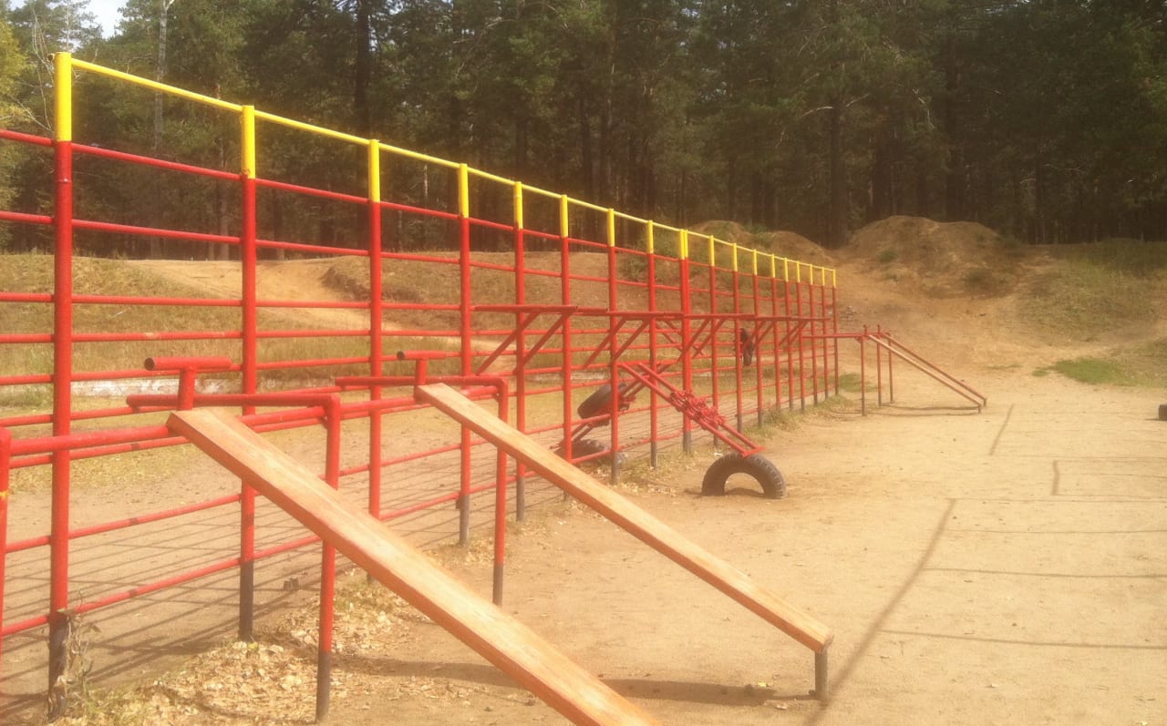 Bauchbank bei Calisthenics Park at Кайдаловская улица, Чита – Foto 5 von 8