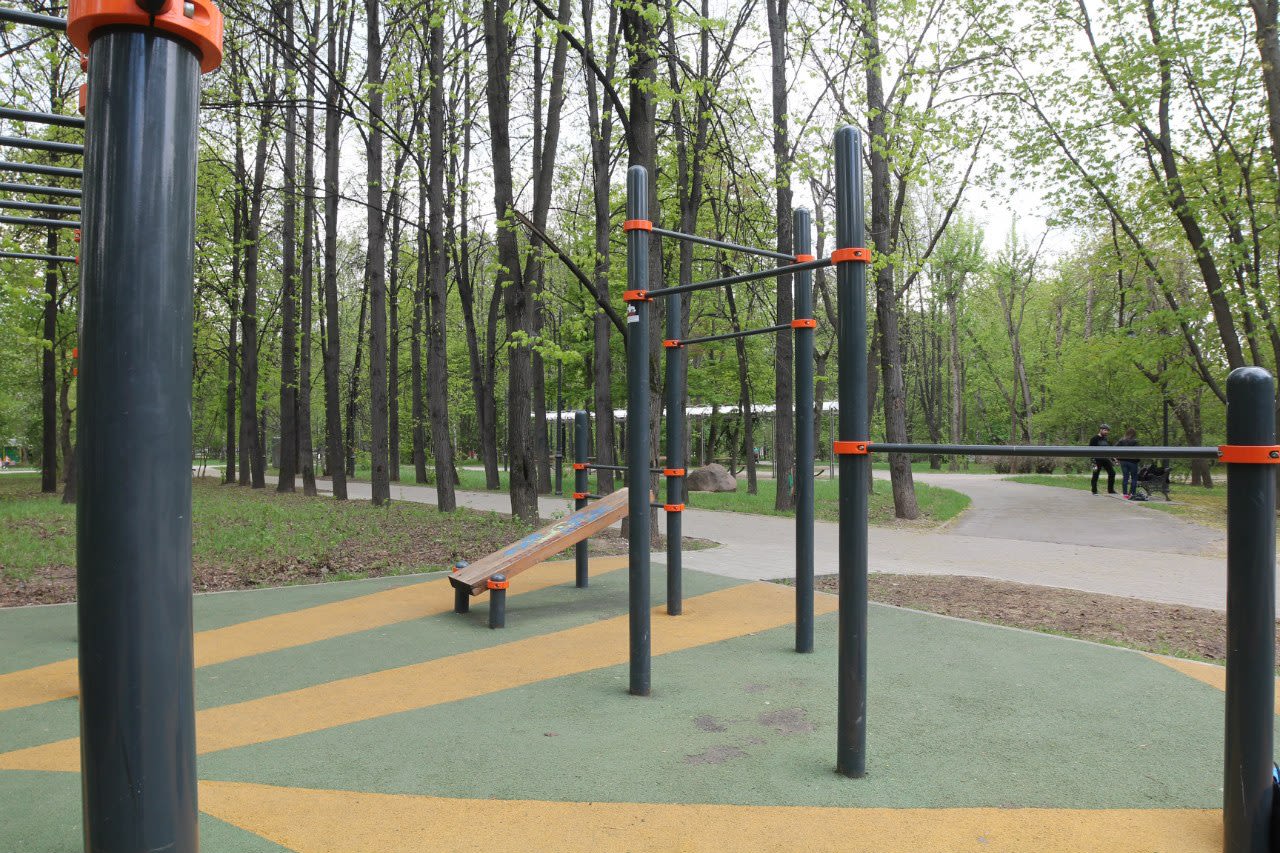 Pull Up Bar at Calisthenics Park at 4-й Новоподмосковный переулок, Москва – photo 1 of 4