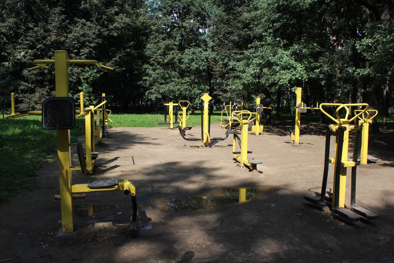 Pull Up Bar at Calisthenics Park at Ленинский проспект, Химки – photo 1 of 5