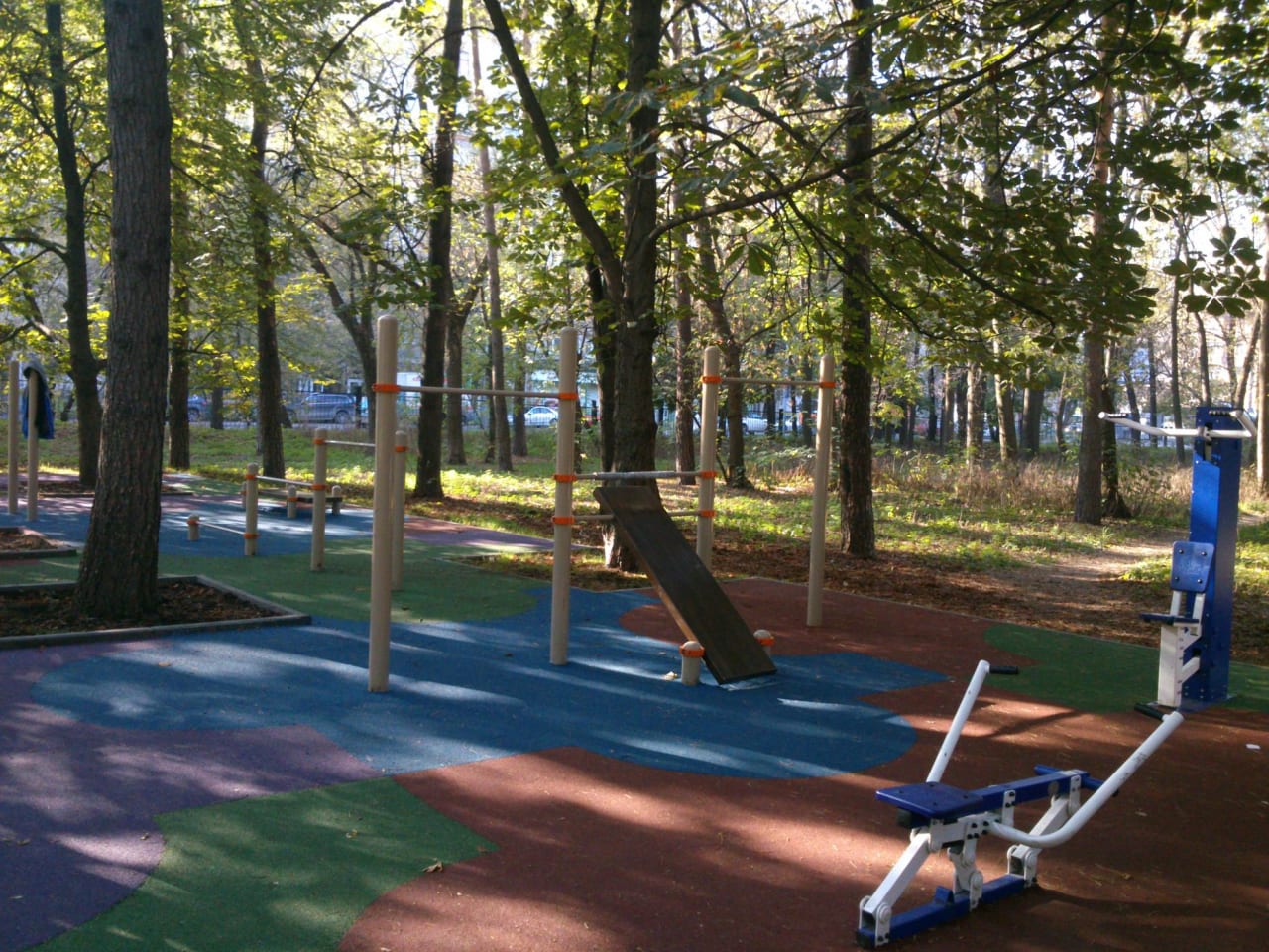 Parallel Gym Bars at Calisthenics Park at Большая Филёвская улица, Москва – photo 2 of 6