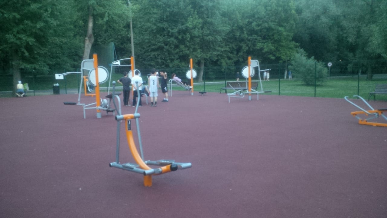 Abs Bench at Calisthenics Park at Головинская набережная, Москва – photo 4 of 6
