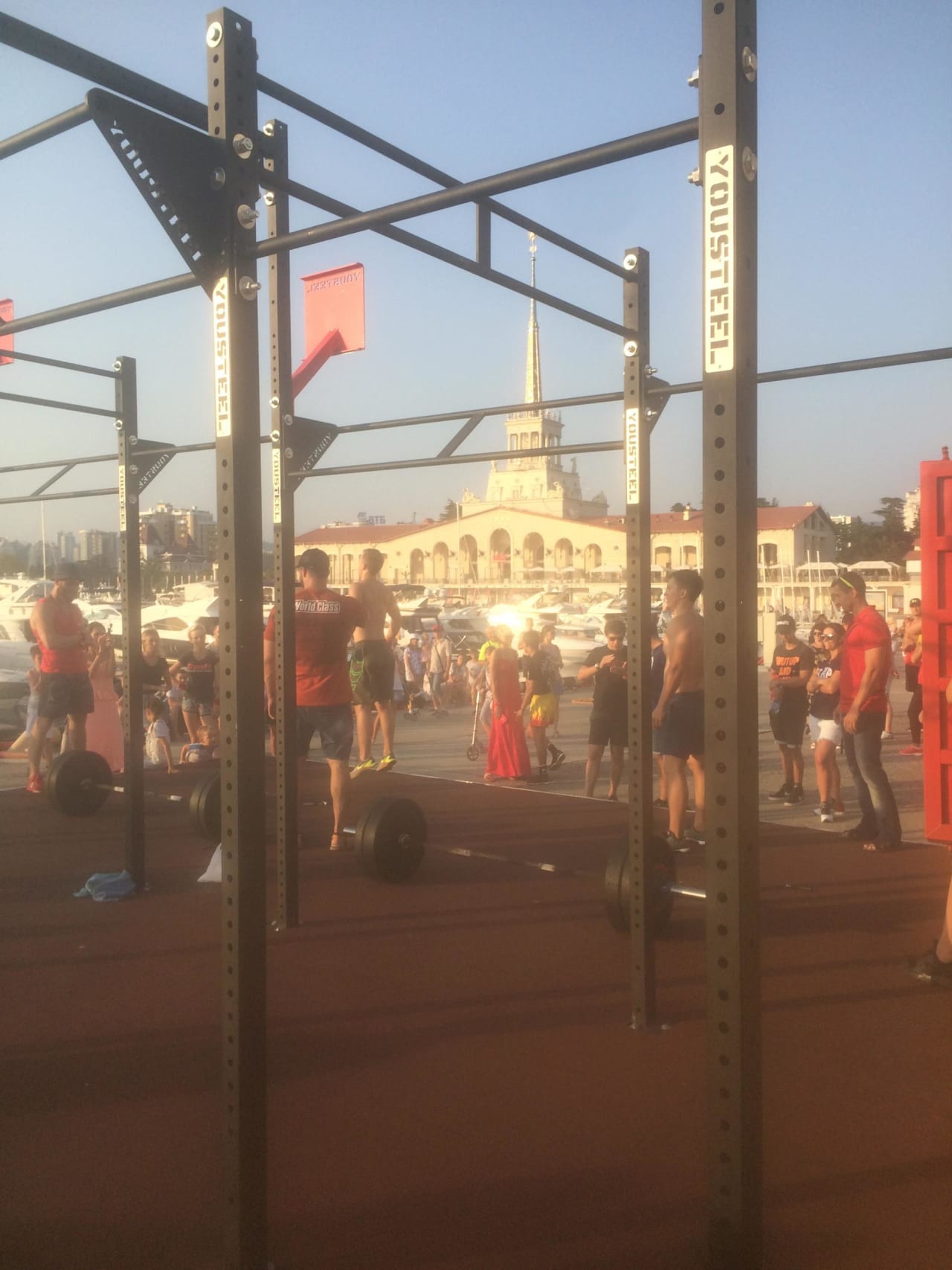 Klimmzugstange bei Calisthenics Park at Внутренний мол, Краснодарский край – Foto 5 von 5
