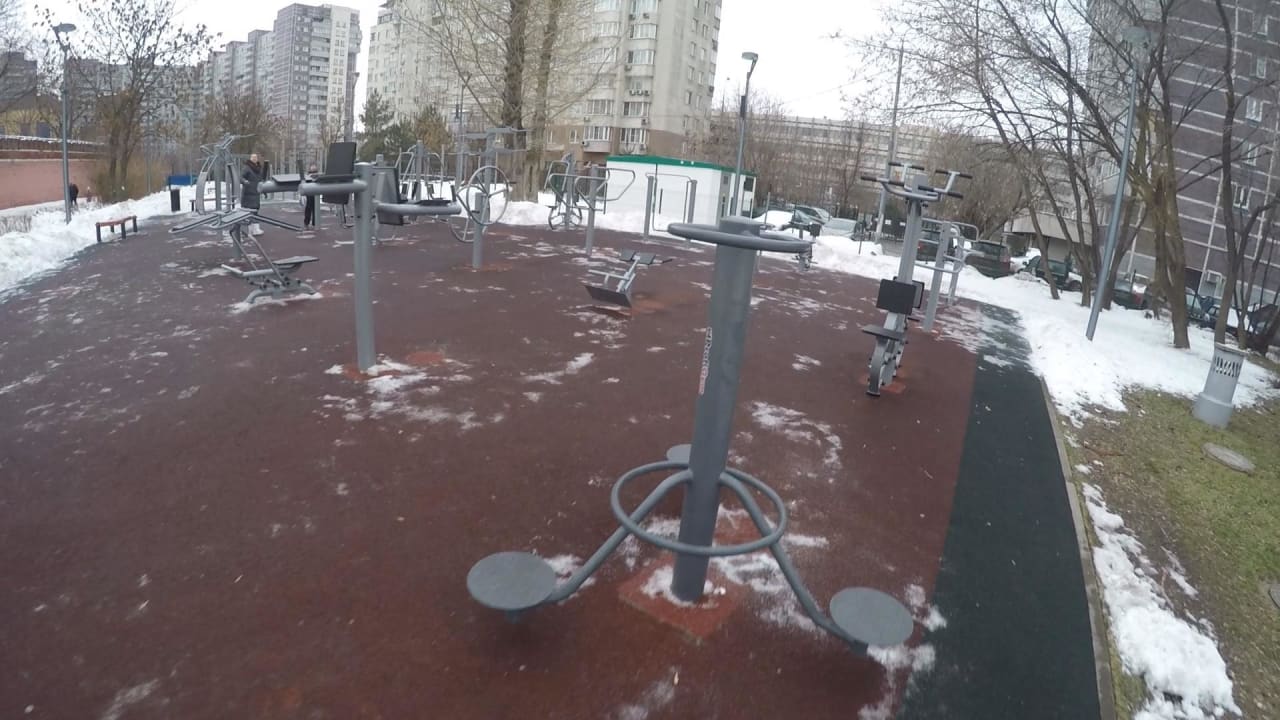 Monkey Bars at Calisthenics Park at Новоселенский переулок, Москва – photo 4 of 7