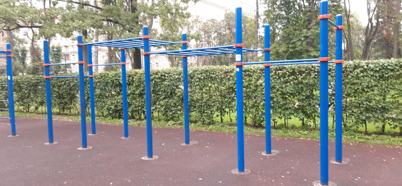 Pull Up Bar at Calisthenics Park at Кузнецовская улица, Санкт-Петербург – photo 1 of 10
