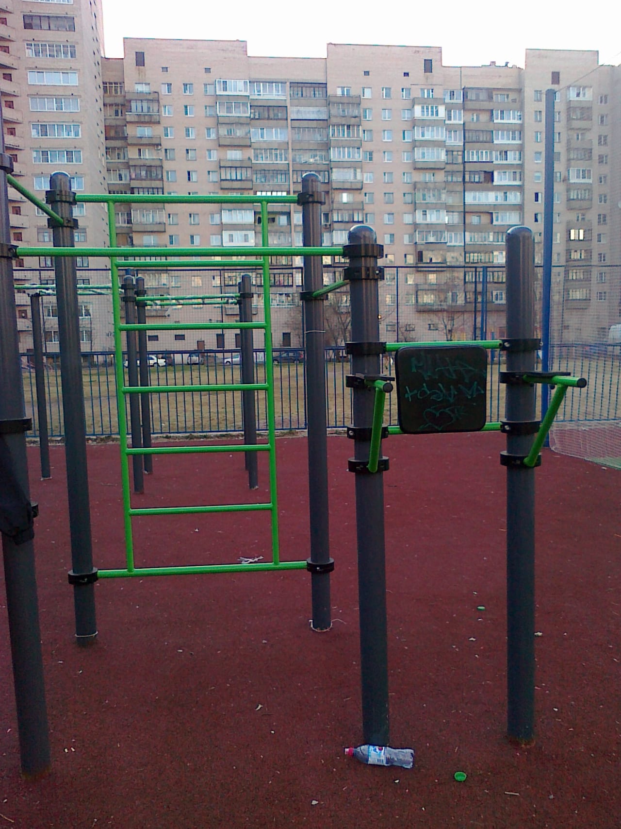 Pull Up Bar at Calisthenics Park at улица Кораблестроителей, Санкт-Петербург – photo 7 of 7