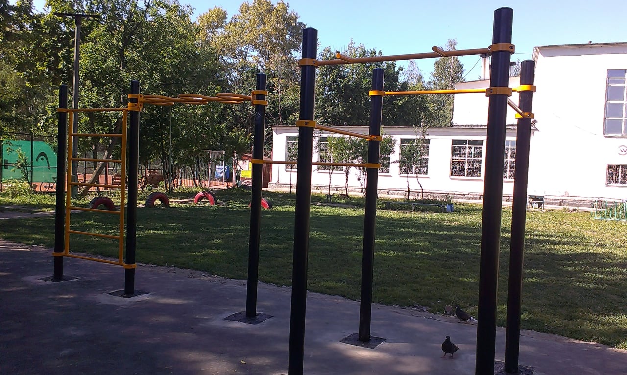 Sprossenwand bei Calisthenics Park at Спортивный комплекс «Вымпел», Королёв – Foto 4 von 6