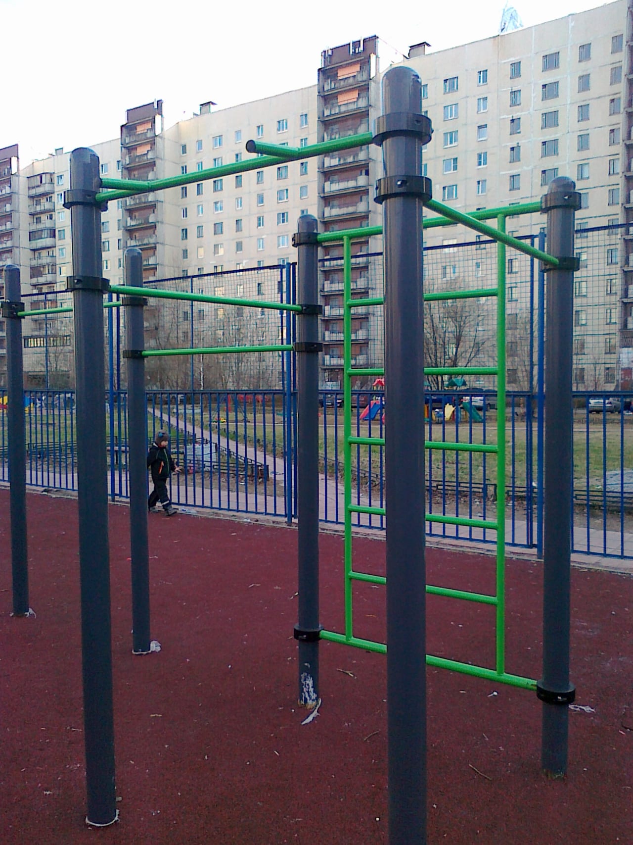 Wall Bars at Calisthenics Park at улица Кораблестроителей, Санкт-Петербург – photo 5 of 7