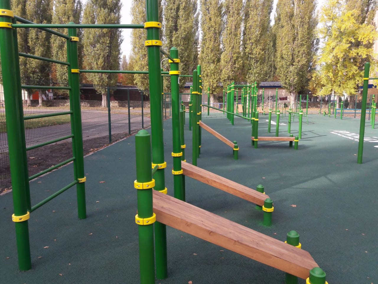 Klimmzugstange bei Calisthenics Park at улица Строителей, городской округ Курчатов – Foto 1 von 4
