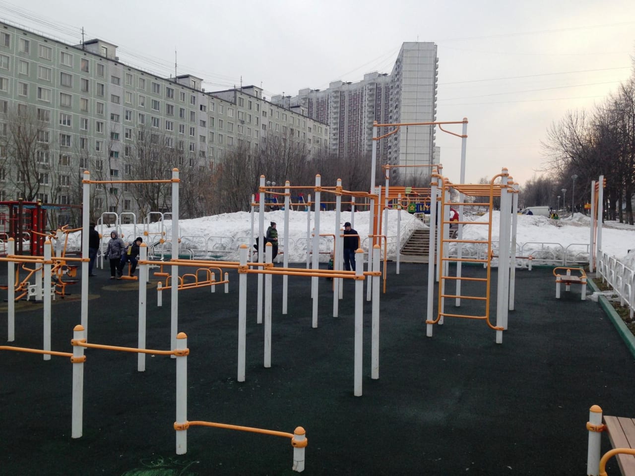 Pull Up Bar at Calisthenics Park at улица Рокотова, Москва – photo 1 of 3