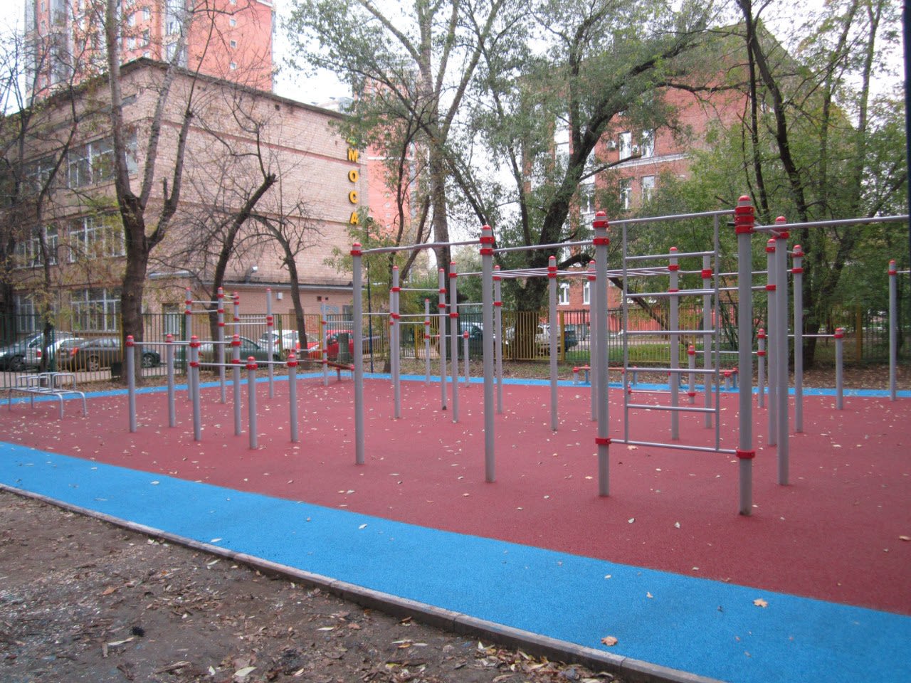 Parallel Gym Bars at Calisthenics Park at 2-й Балтийский переулок, Москва – photo 2 of 7