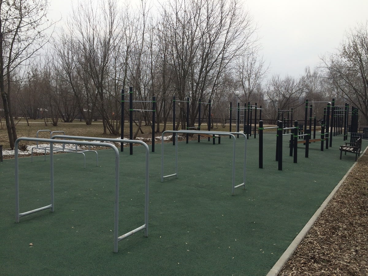 Pull Up Bar at Calisthenics Park at Каширское шоссе, Москва – photo 1 of 5