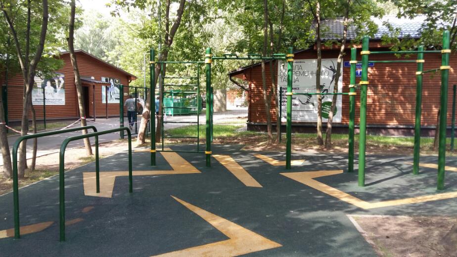 Pull Up Bar at Outdoor Gym in район Кузьминки, Москва – photo 1 of 4