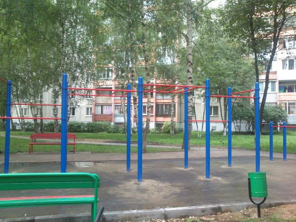 Рукохід на майданчику Calisthenics Park at улица Твардовского, Балашиха – фото 3 з 3
