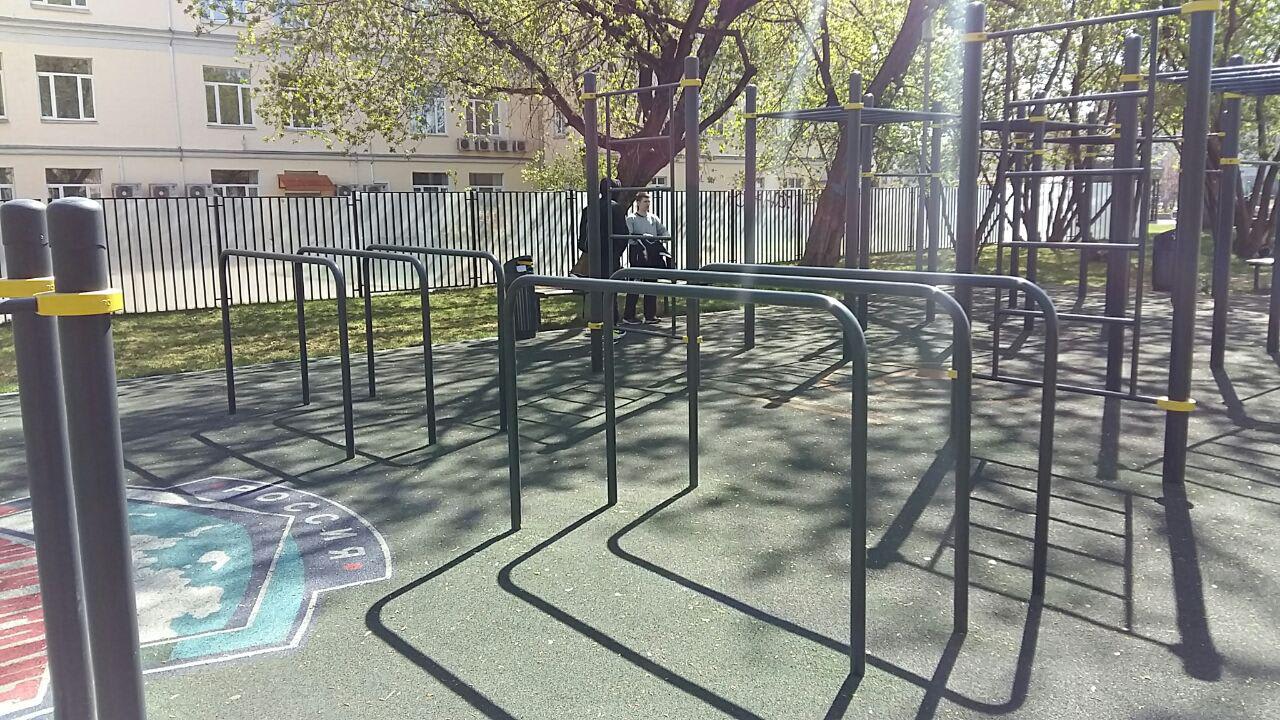 Parallel Gym Bars at Calisthenics Park at улица Пресненский Вал, Москва – photo 2 of 4