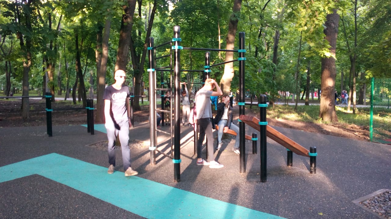Abs Bench at Calisthenics Park at Театральная площадь, Ростов-на-Дону – photo 11 of 13