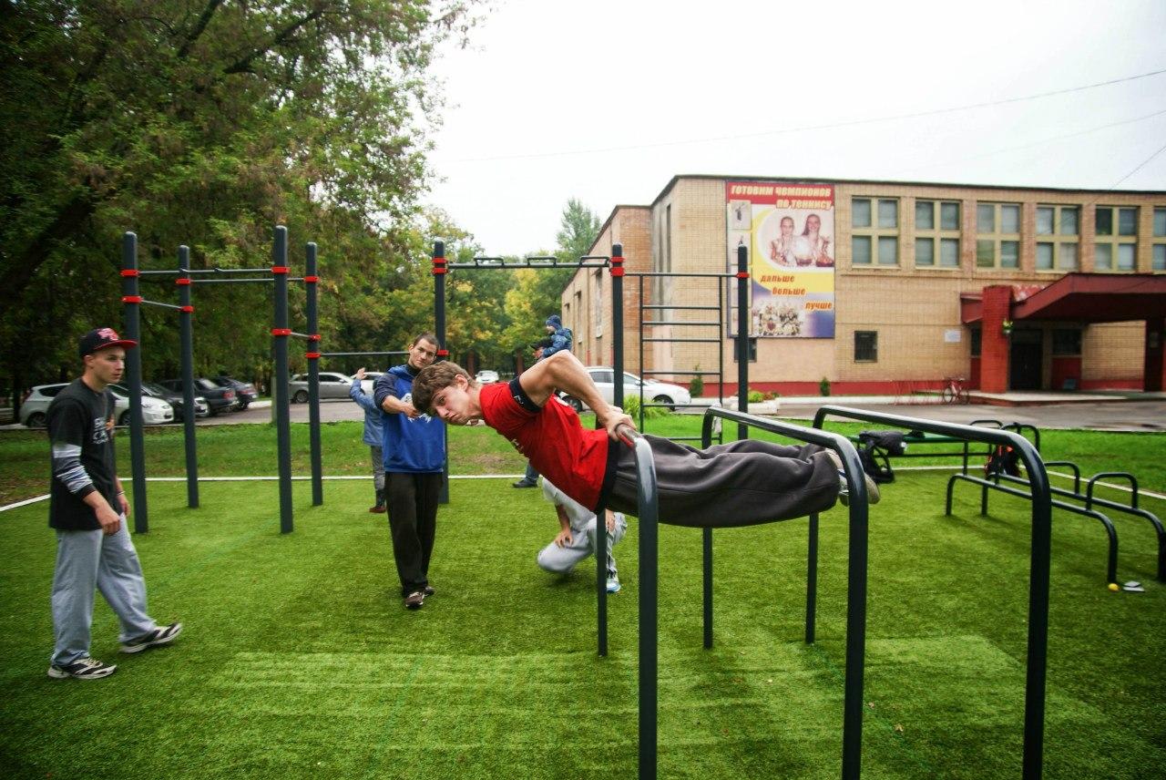 Klimmzugstange bei Calisthenics Park at улица Чайковского, Ступино – Foto 1 von 2