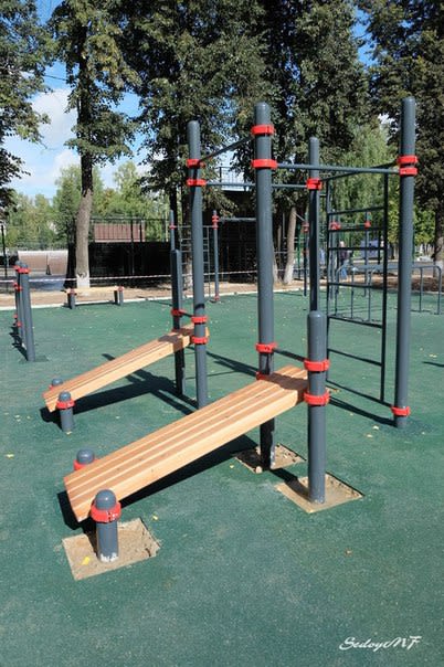 Hangelstange bei Calisthenics Park at улица Зарубина, Йошкар-Ола – Foto 3 von 9