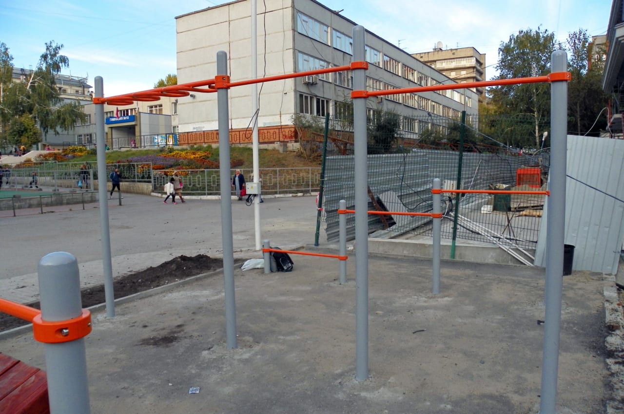 Klimmzugstange bei Calisthenics Park at улица Щетинкина, Новосибирск – Foto 6 von 7