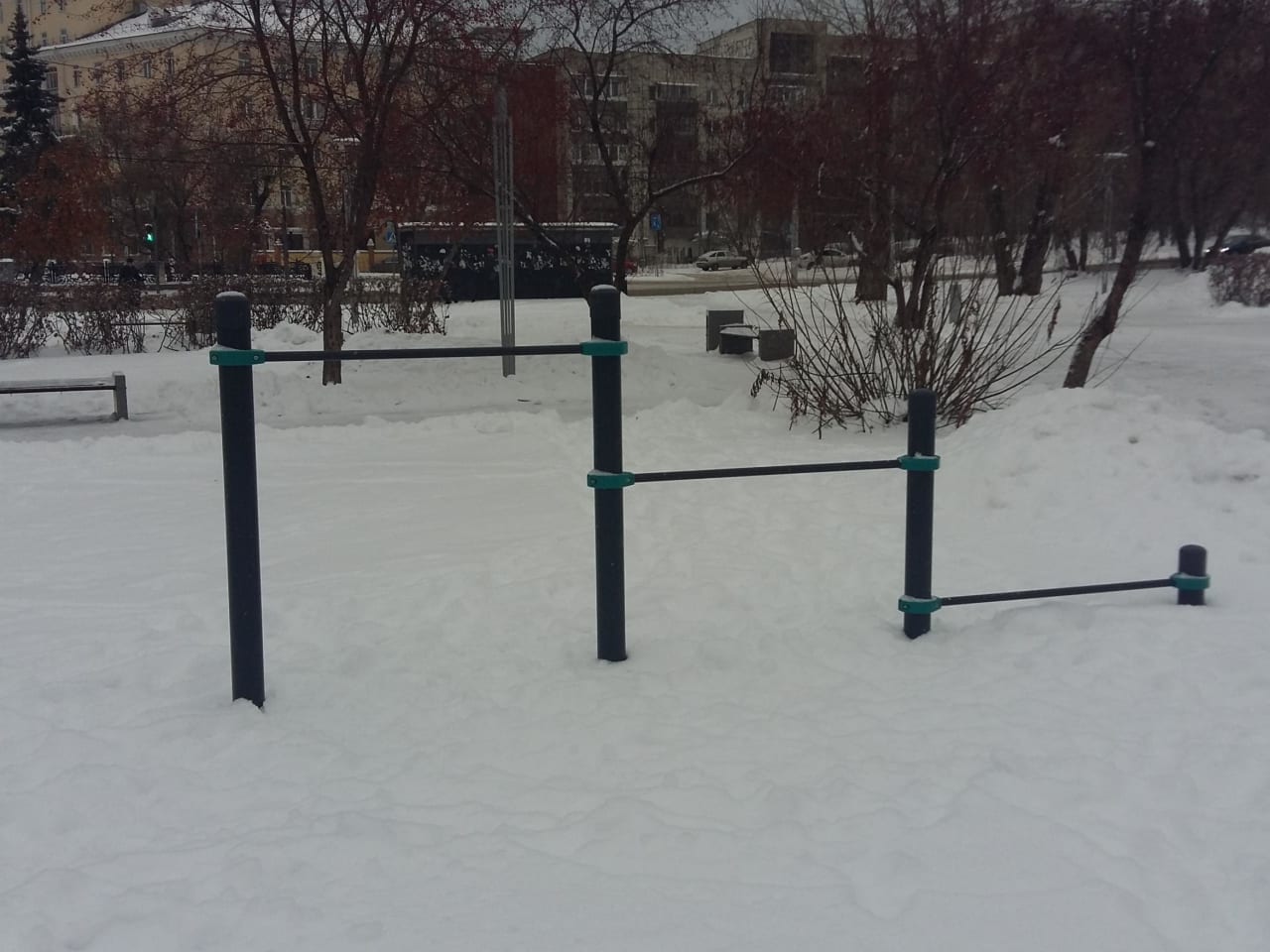 Hangelstange bei Calisthenics Park at Екатерининская улица, Пермь – Foto 9 von 11