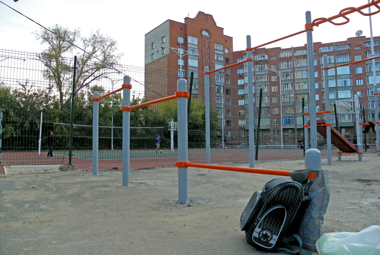 Barren bei Calisthenics Park at улица Щетинкина, Новосибирск – Foto 7 von 7