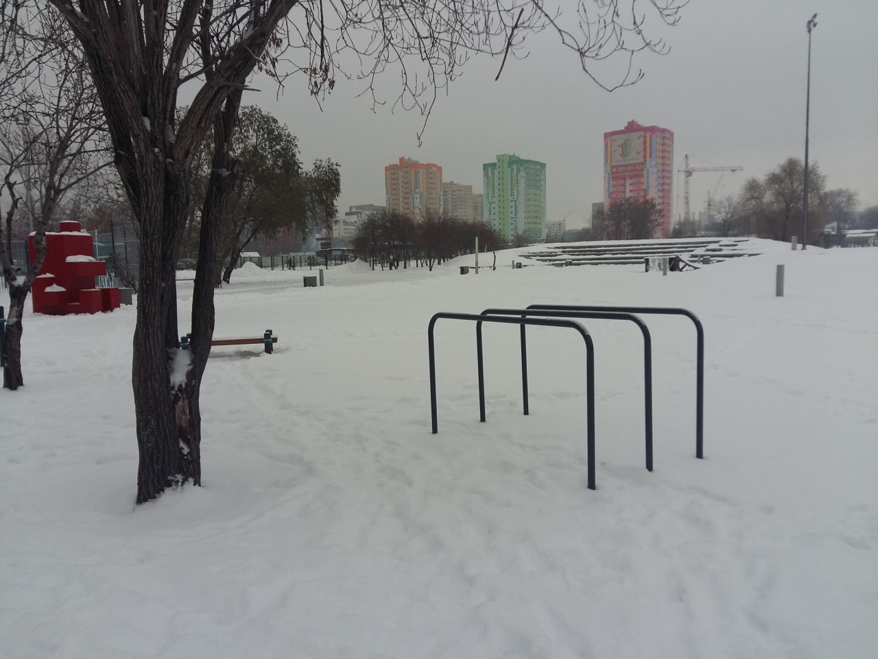 Hangelstange bei Calisthenics Park at Екатерининская улица, Пермь – Foto 3 von 11