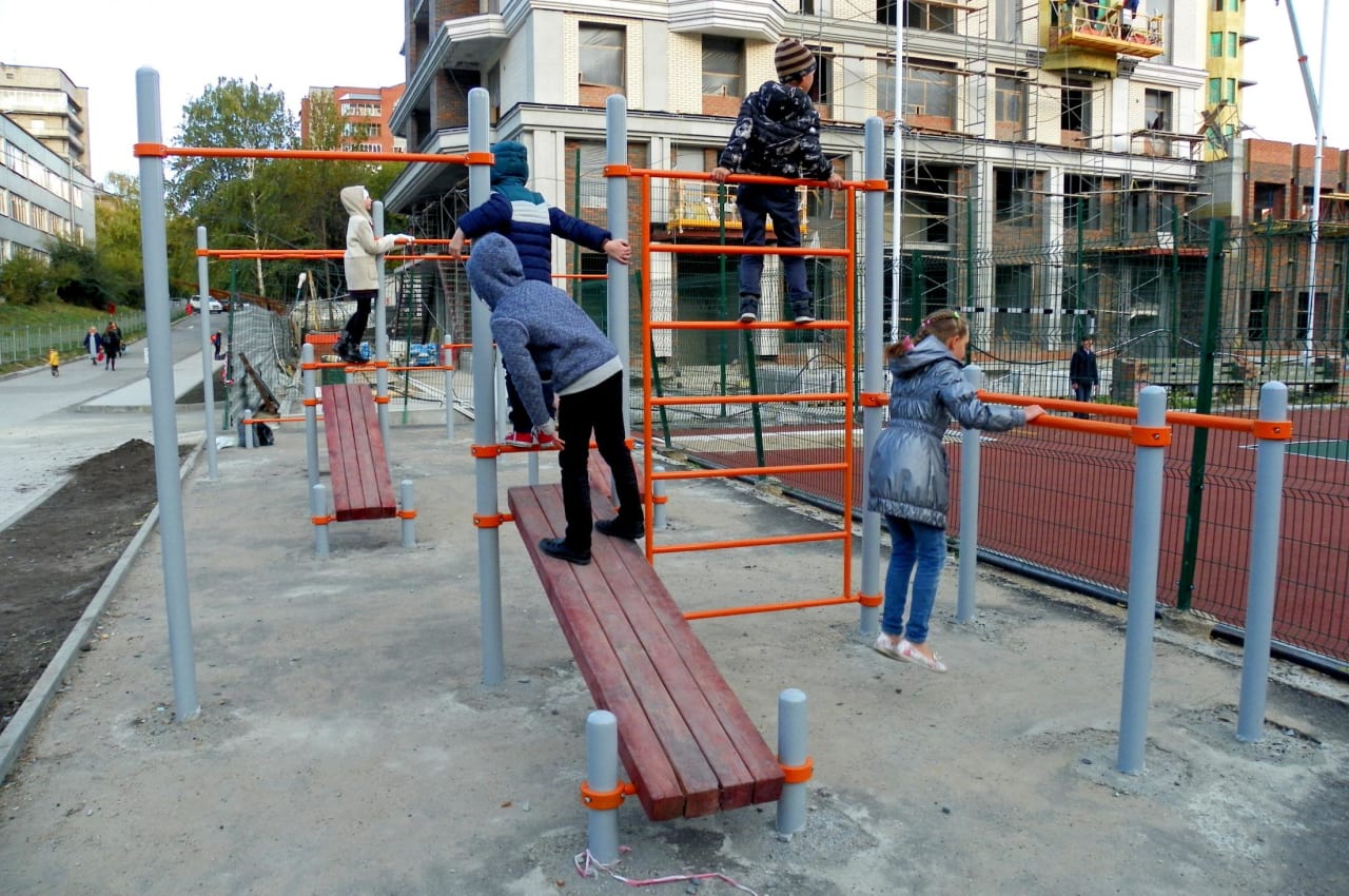 Sprossenwand bei Calisthenics Park at улица Щетинкина, Новосибирск – Foto 4 von 7