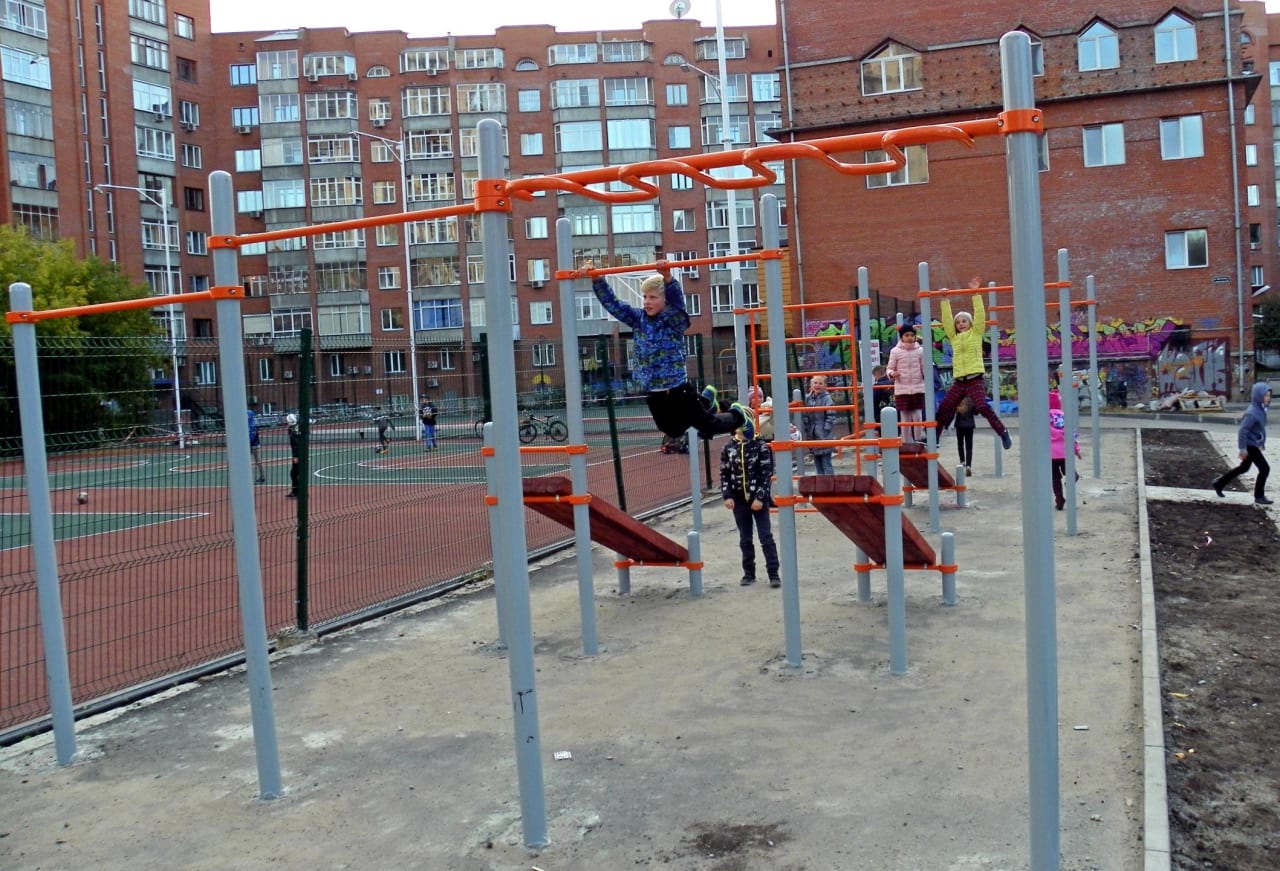 Klimmzugstange bei Calisthenics Park at улица Щетинкина, Новосибирск – Foto 1 von 7