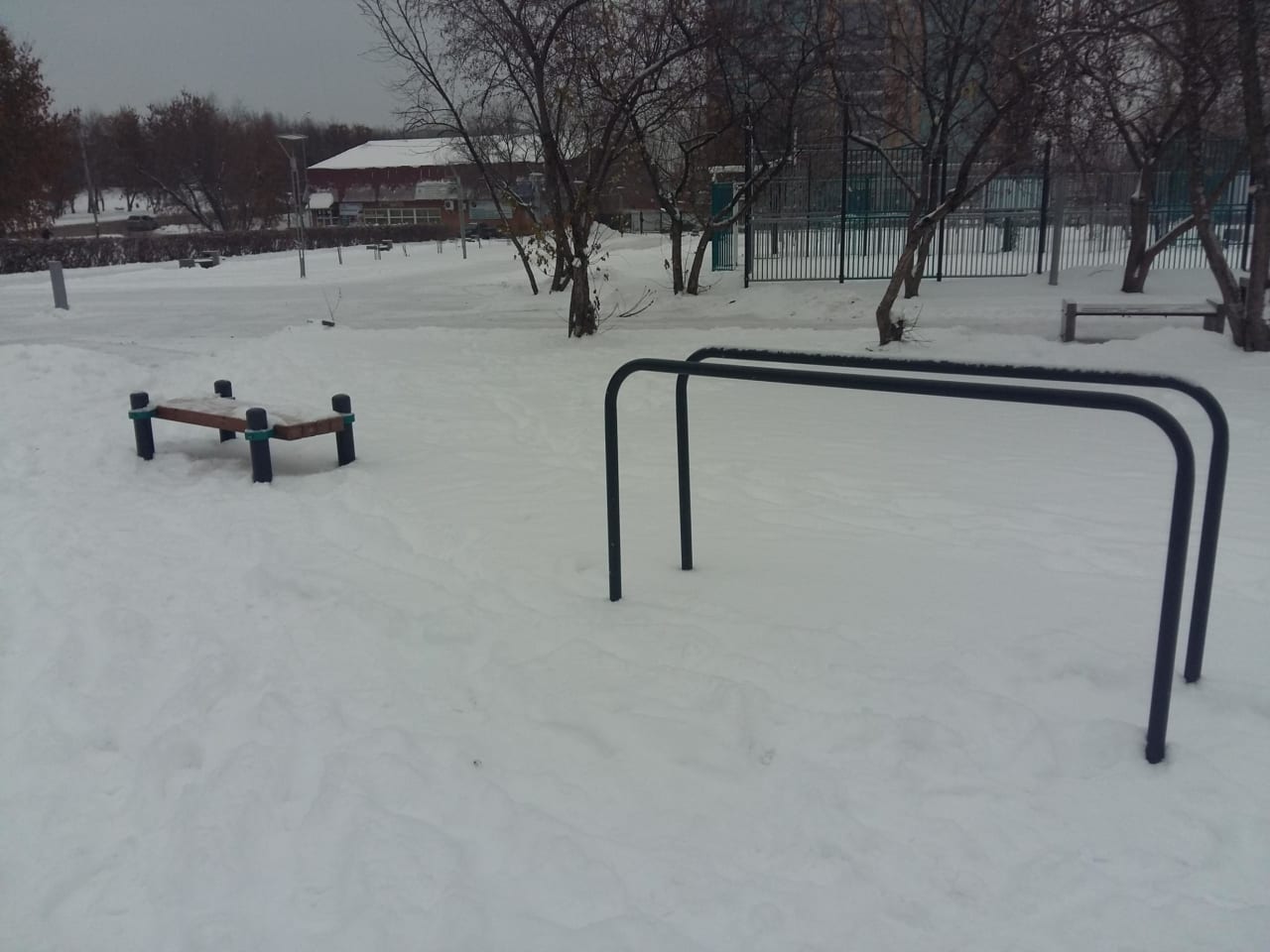 Sprossenwand bei Calisthenics Park at Екатерининская улица, Пермь – Foto 10 von 11